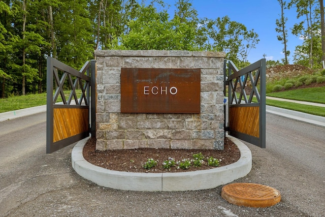 1712 Reflection Ln, Brentwood, TN 37027 - community sign with a gate