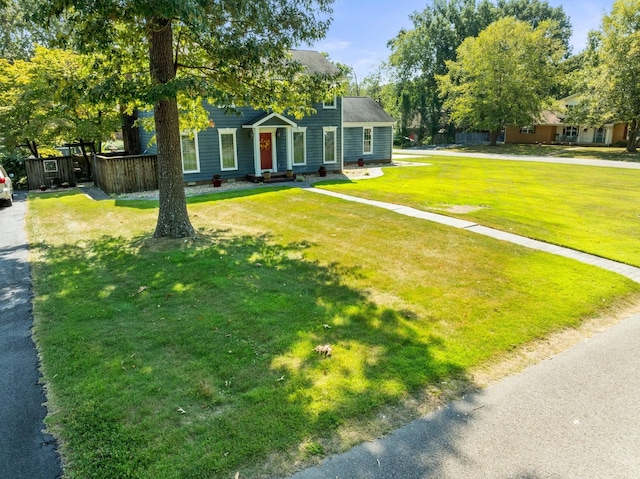 view of front of house with a front lawn