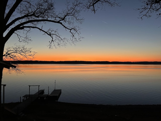 9395 Greenbriar Rd, Waverly, TN 37185 - dock featuring a water view