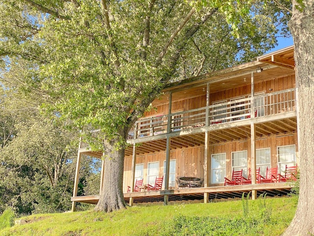 9395 Greenbriar Rd, Waverly, TN 37185 - back of property featuring board and batten siding