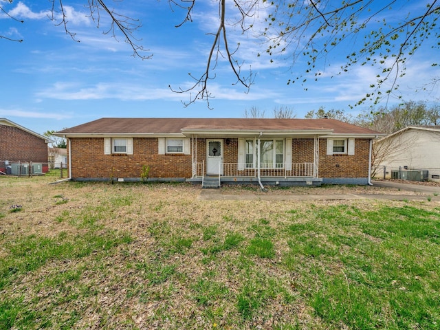 440 Appleton Dr, Clarksville, TN 37042 - ranch-style house with a front lawn, a porch, and brick siding