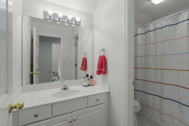 6525 Chessington Dr, Nashville, TN 37221 - full bath with toilet, a shower with shower curtain, and vanity