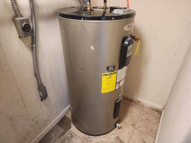 906 Edwards St, Madisonville, KY 42431 - utilities featuring water heater