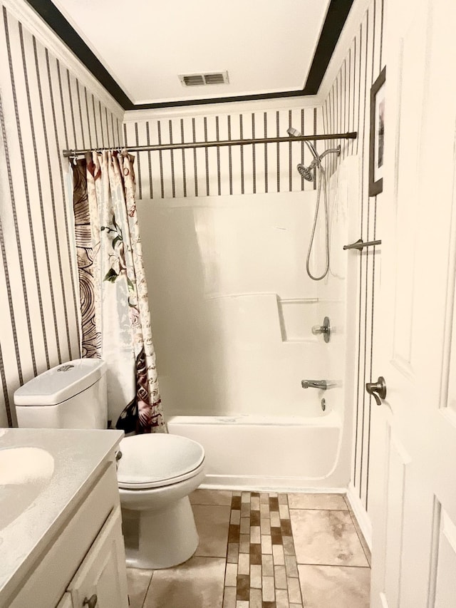 full bathroom with visible vents, shower / bath combination with curtain, vanity, toilet, and wallpapered walls