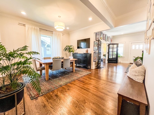336 Chesterfield Ave, Nashville, TN 37212 - living area featuring recessed lighting, crown molding, baseboards, and wood finished floors