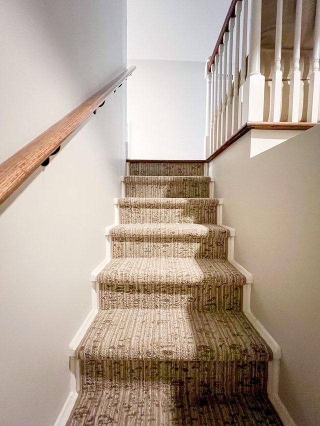 336 Chesterfield Ave, Nashville, TN 37212 - stairs with baseboards