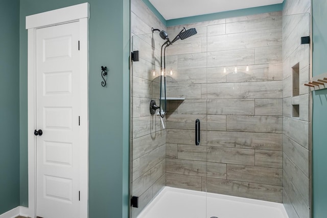 576 Nottingham Ave, Hendersonville, TN 37075 - bathroom featuring a shower stall