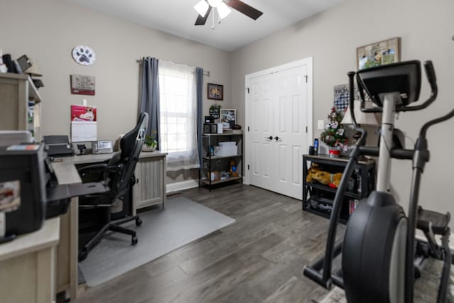 office area featuring dark wood-style floors and ceiling fan