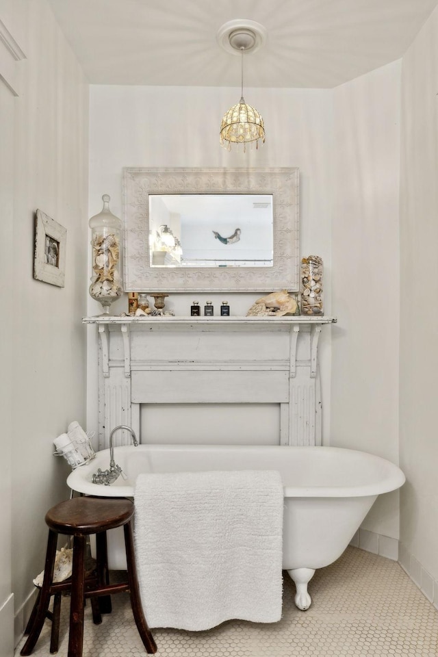3617 Meadowbrook Ave, Nashville, TN 37205 - interior space featuring an inviting chandelier and baseboards