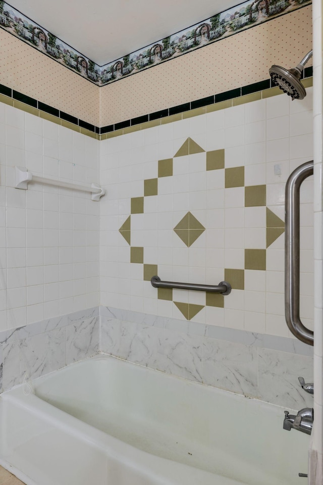bathroom with shower / washtub combination