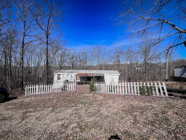 792 Brownfield Rd, Dover, TN 37058