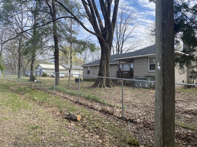 303 Randell Dr, Clarksville, TN 37042 - exterior space with fence