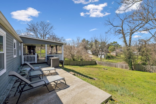 view of yard featuring a patio