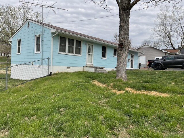 406 High St, Dickson, TN 37055 - ranch-style home with crawl space, fence, and a front yard