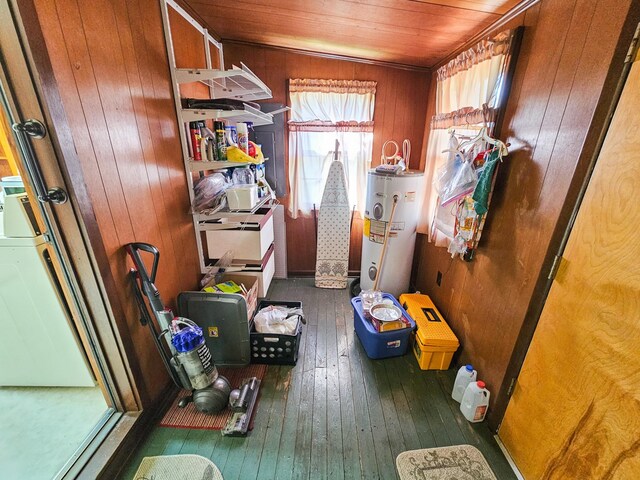 101 Church St, Wartrace, TN 37183 - storage area featuring water heater and washer / dryer