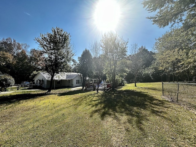 273 Chapel Rd, New Johnsonville, TN 37134 - view of yard featuring fence