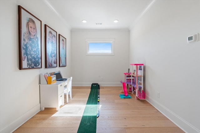 1428 Boardwalk Pl, Gallatin, TN 37066 - playroom with wood finished floors, baseboards, visible vents, ornamental molding, and recessed lighting
