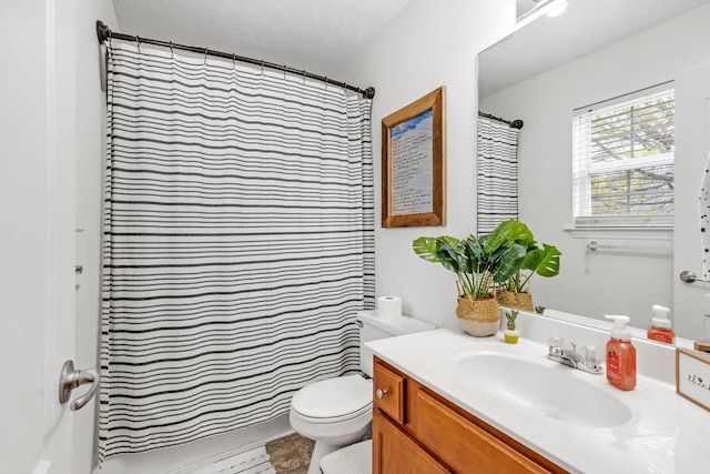 284 Meigs Dr Unit C21, Murfreesboro, TN 37128 - bathroom with vanity, a shower with curtain, and toilet