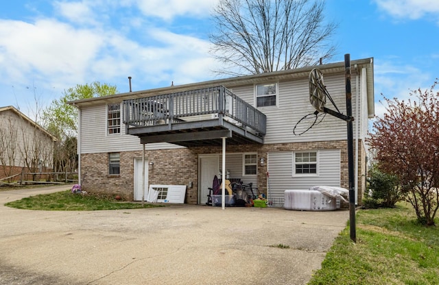 740 Acorn Dr, Clarksville, TN 37043 - back of property with brick siding