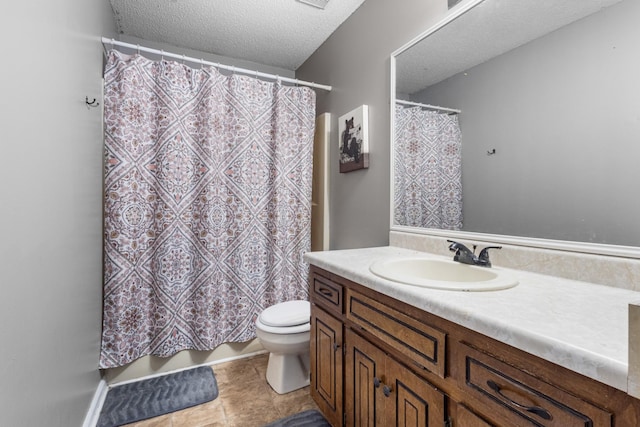 740 Acorn Dr, Clarksville, TN 37043 - bathroom with curtained shower, a textured ceiling, toilet, and vanity