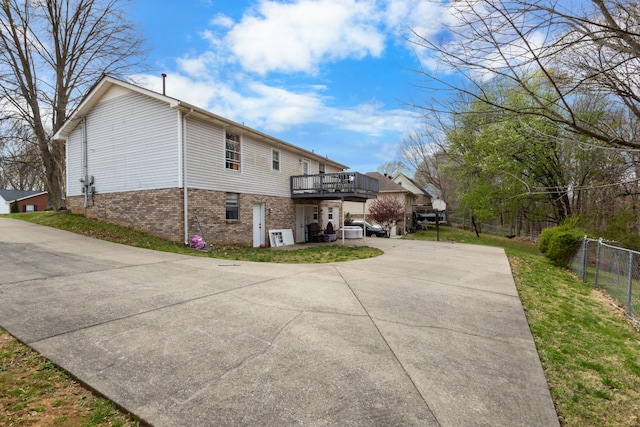 740 Acorn Dr, Clarksville, TN 37043 - view of side of property with fence and concrete driveway