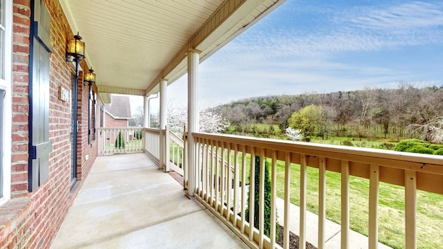balcony featuring covered porch