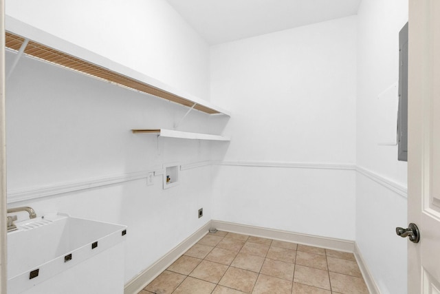 2726 Wynthrope Hall Dr, Murfreesboro, TN 37129 - laundry room featuring washer hookup, baseboards, and electric dryer hookup