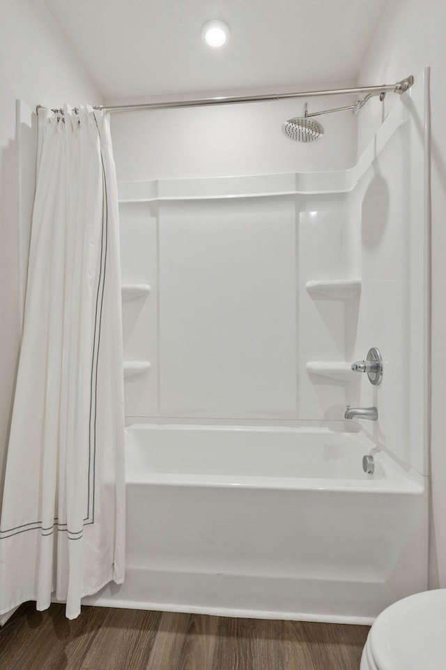 3008 Sapgate Ln, Nashville, TN 37207 - full bathroom featuring shower / bathtub combination with curtain, toilet, and wood finished floors