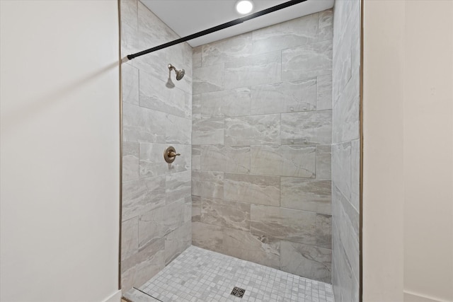 276 E Porters Bluff Rd E, Clarksville, TN 37040 - full bathroom with a tile shower