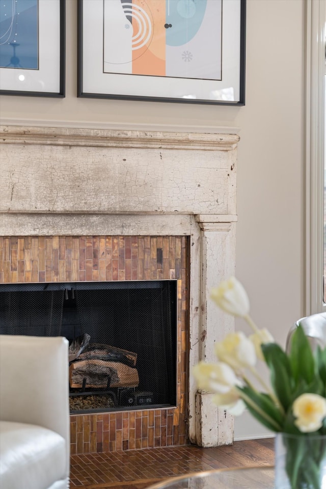 924 Gilmore Ave, Nashville, TN 37204 - room details with a tiled fireplace