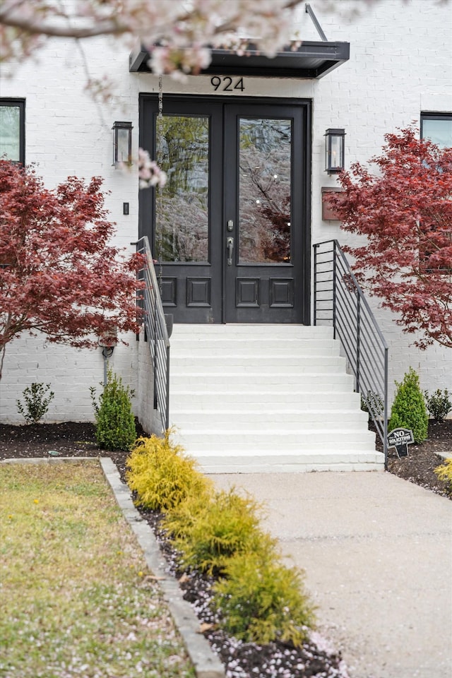 924 Gilmore Ave, Nashville, TN 37204 - doorway to property with french doors