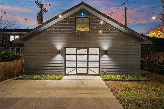 924 Gilmore Ave, Nashville, TN 37204 - exterior entry at dusk with fence