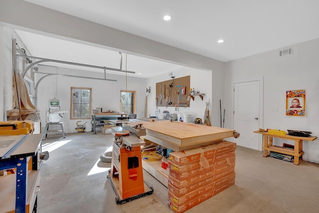 1017 Cliff View Dr N, Kingston Springs, TN 37082 - interior space featuring recessed lighting, visible vents, and concrete flooring