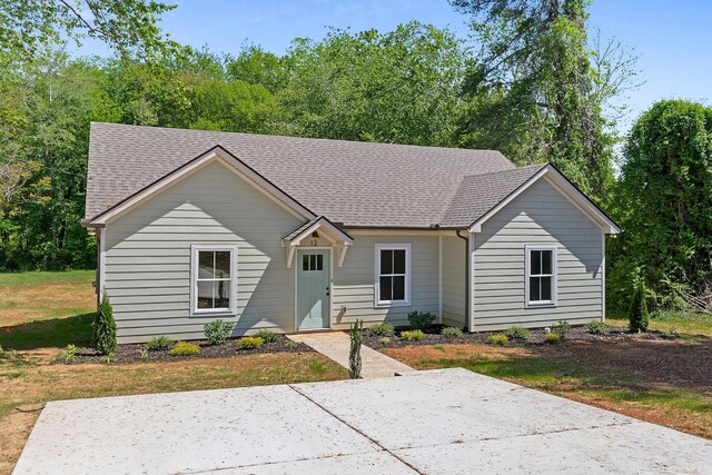 12 Lonsvale Dr, Mcminnville, TN 37110 - ranch-style home with a shingled roof