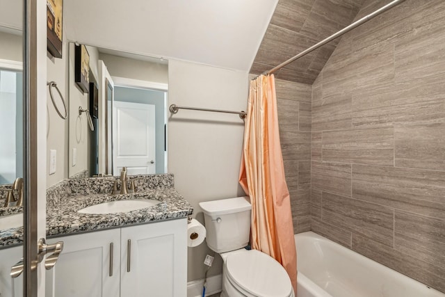 120 Sideview Rd, Gallatin, TN 37066 - full bath with vaulted ceiling, toilet, vanity, and shower / bath combo