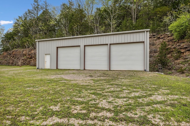 view of detached garage