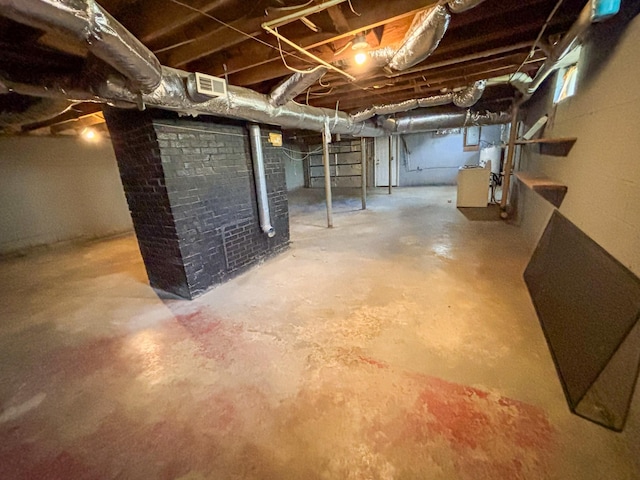 126 Zimmerman St, Hohenwald, TN 38462 - unfinished basement with visible vents