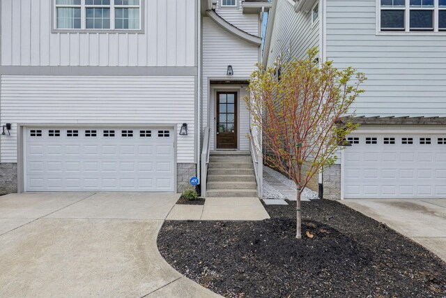 1547 Battlefield Dr, Nashville, TN 37215 - entrance to property featuring driveway and an attached garage