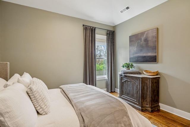 1547 Battlefield Dr, Nashville, TN 37215 - bedroom featuring baseboards, visible vents, and wood finished floors
