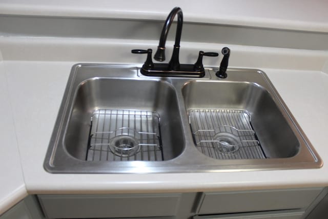 6309 Paddington Way, Antioch, TN 37013 - details with a sink