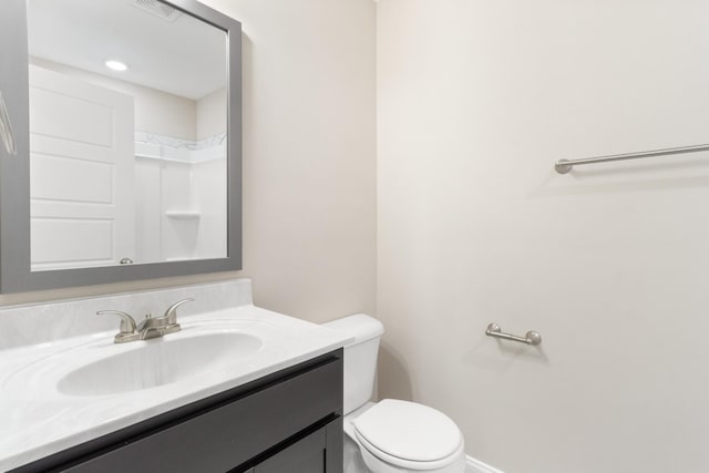 28 Gratton Ests, Clarksville, TN 37043 - full bathroom with baseboards, visible vents, toilet, and vanity
