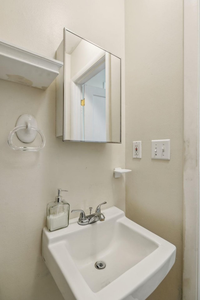 3132 Stafford Dr, Nashville, TN 37214 - bathroom with a sink