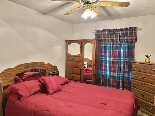 1701 Jamie Dr, Columbia, TN 38401 - bedroom with ceiling fan