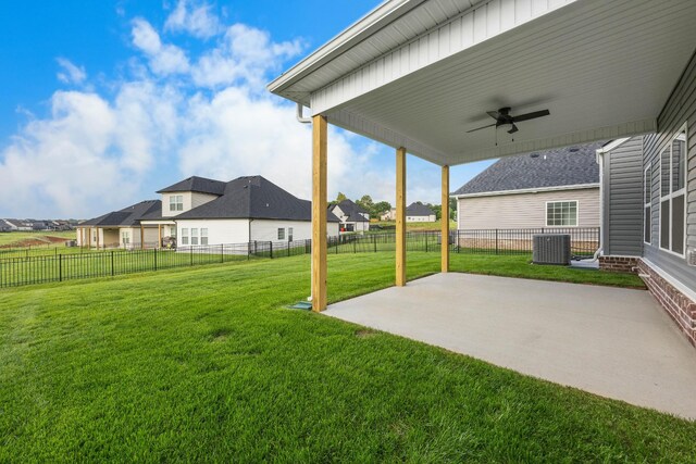 2539 Rafiki Dr, Clarksville, TN 37042 - view of yard featuring ceiling fan, a patio area, central AC unit, and a residential view