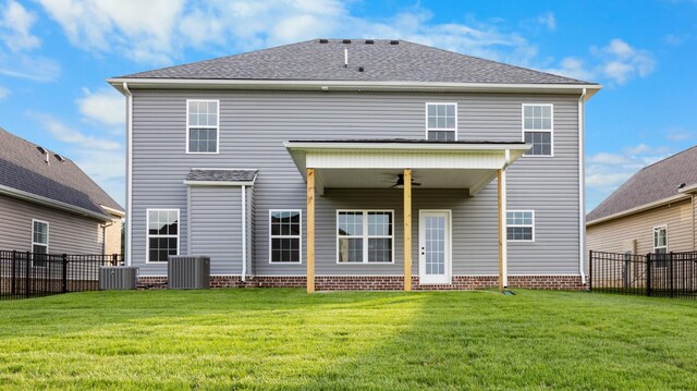 2539 Rafiki Dr, Clarksville, TN 37042 - back of property featuring ceiling fan, central air condition unit, and a shingled roof