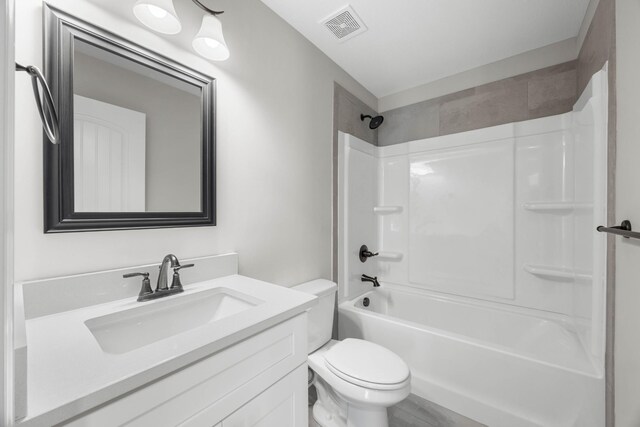 2539 Rafiki Dr, Clarksville, TN 37042 - full bathroom featuring toilet, vanity, and shower / tub combination