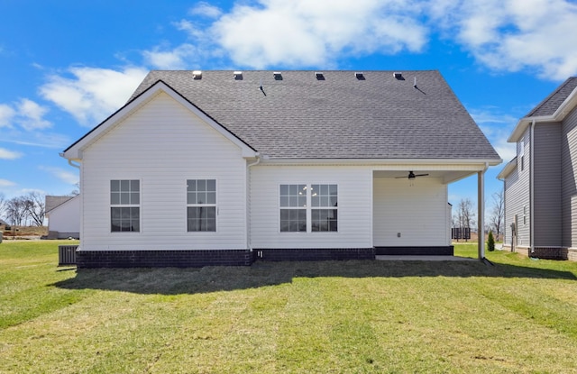 2531 Rafiki Dr, Clarksville, TN 37042 - rear view of house with a shingled roof, a yard, and ceiling fan