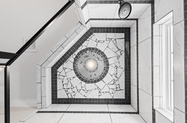 2531 Rafiki Dr, Clarksville, TN 37042 - details featuring a tile shower