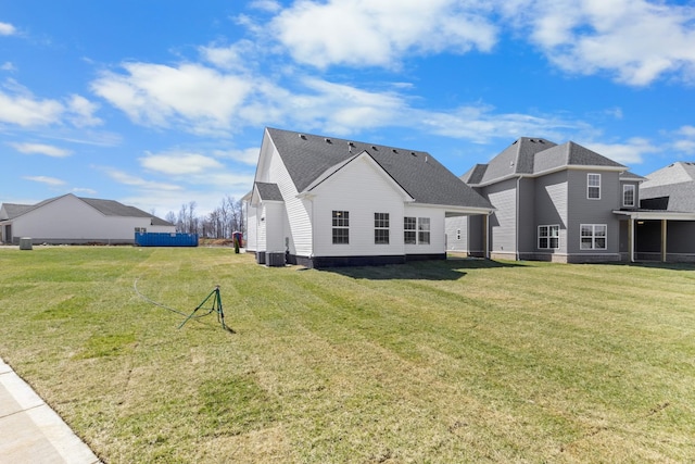 2531 Rafiki Dr, Clarksville, TN 37042 - rear view of property with a lawn
