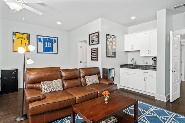 1701 Glen Echo Rd, Nashville, TN 37215 - living room featuring recessed lighting, dark wood-style flooring, wet bar, visible vents, and a ceiling fan